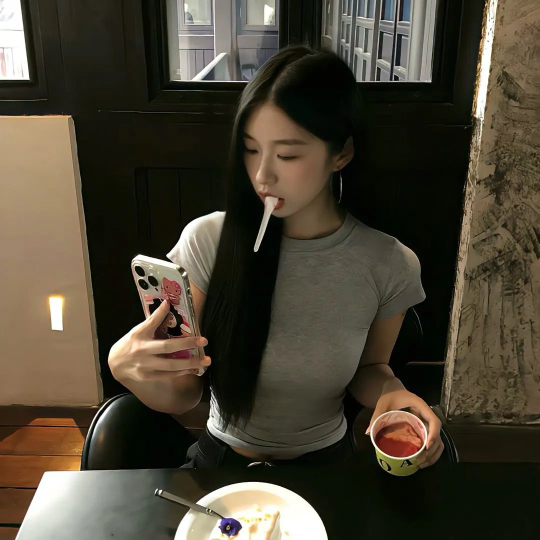 时尚女模头 海报